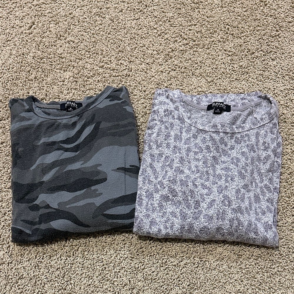 Buffalo David Bitton Gray Camo & Light Gray Leopard Knit Tops